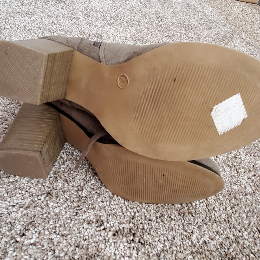 Olive Color Boots - Picture 2 of 7